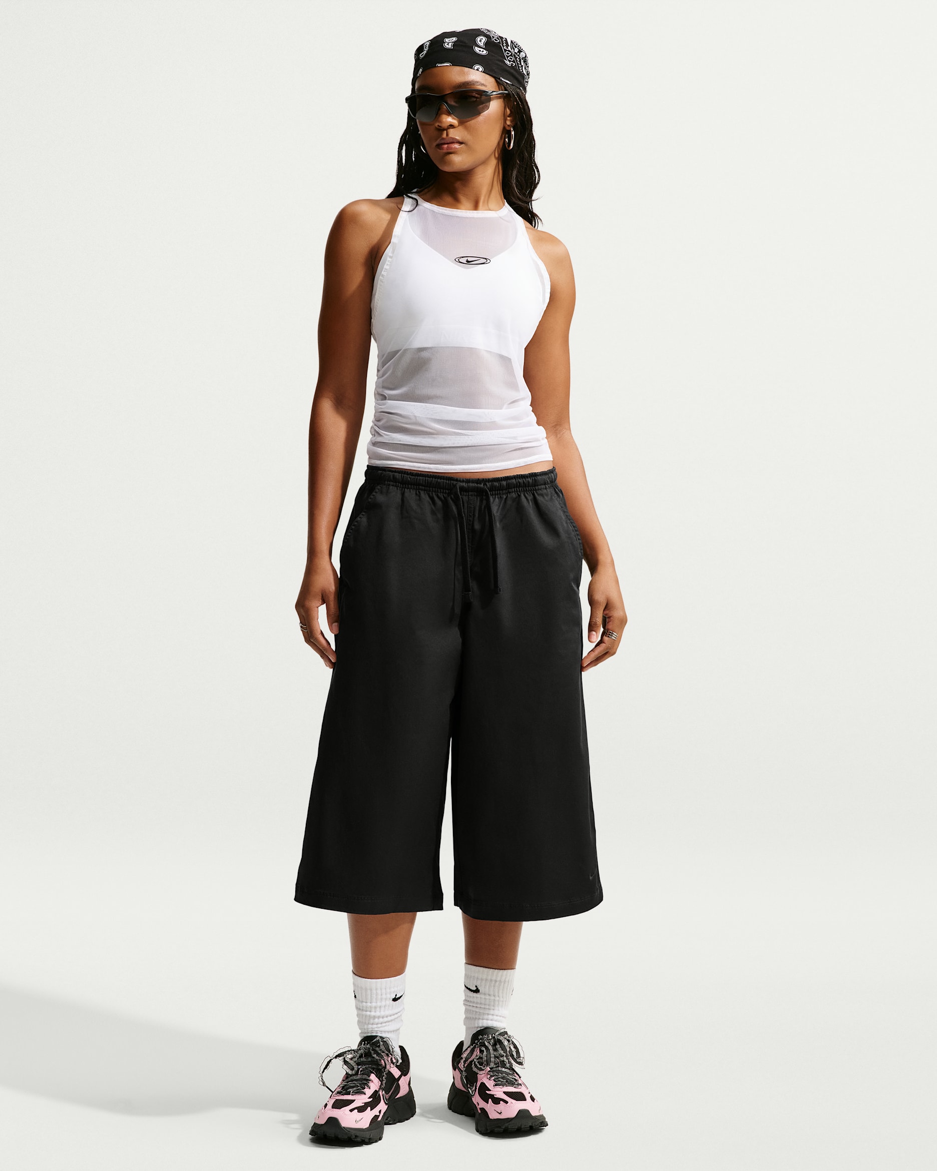NIKE ウィメンズオーバーオール Nike Sportswear Women's Oversized Mid-Rise Parachute Shorts. Nike.com